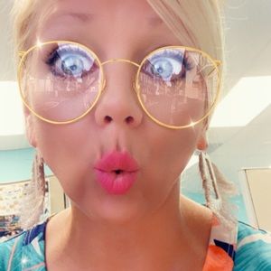 Meet your Posher, Jen